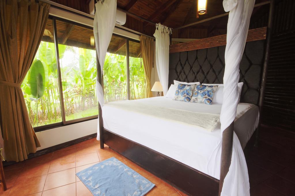 La Fortuna Arenal Waterfall Lodge Villas מראה חיצוני תמונה